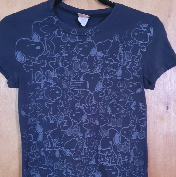 Peanuts Snoopy girl cut t-shirt Large - Picture 1 of 4
